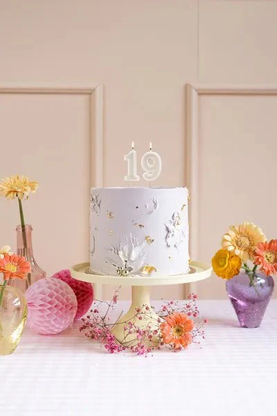 9 Jaar Kaars Beige 10cm - Image 3