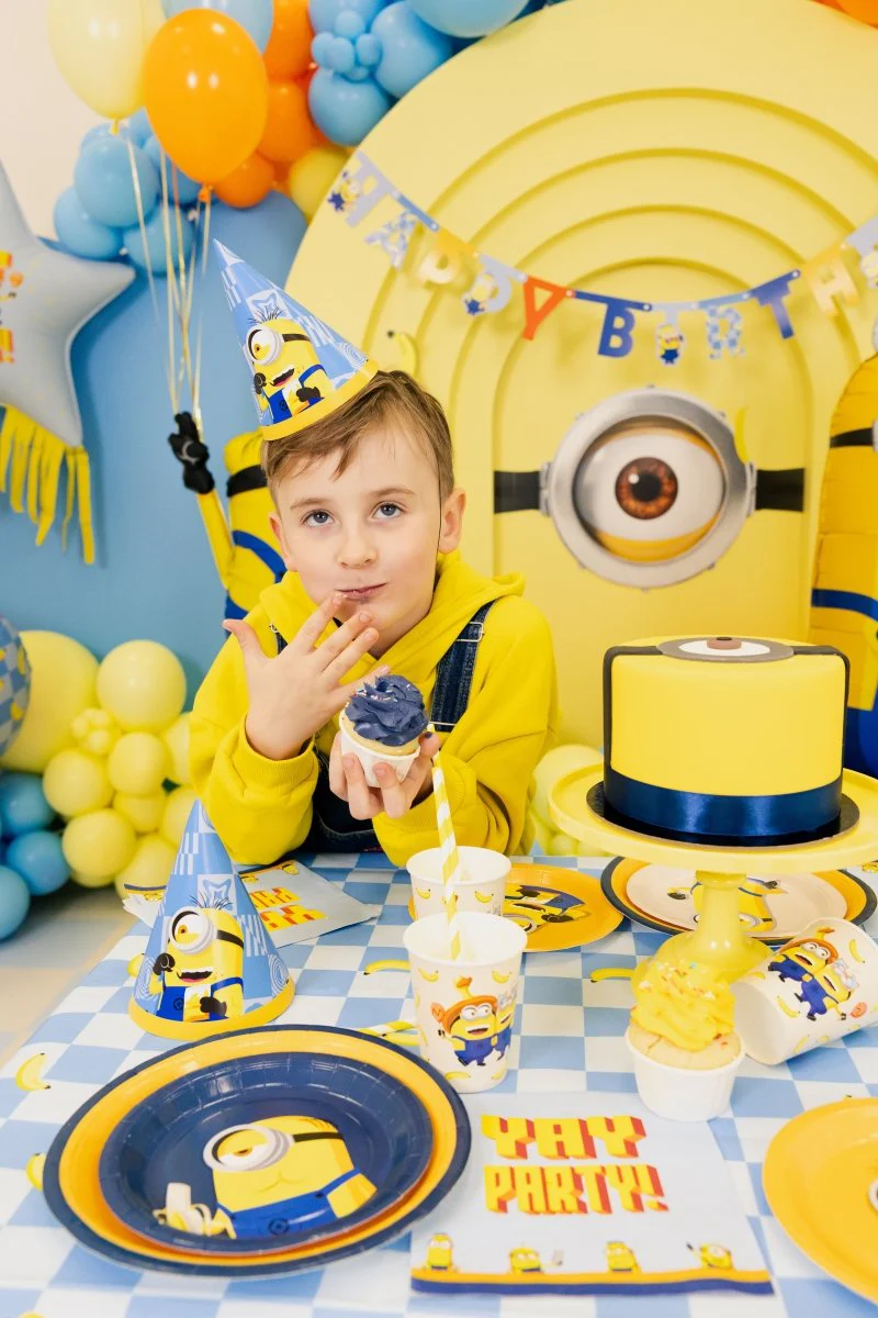 Feesthoedjes Minion Blauw Geel 16cm - Image 6