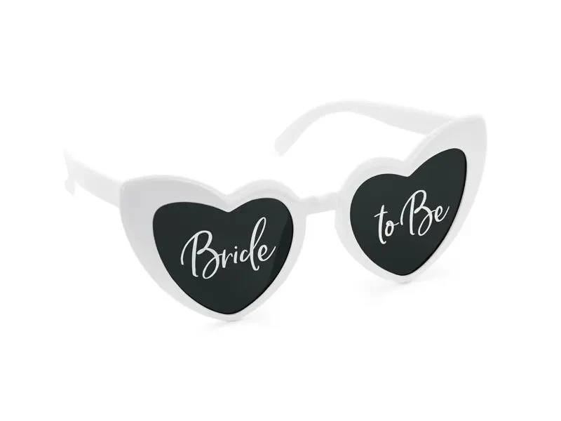 Hartvormige bril met de tekst 'Bride to Be', wit