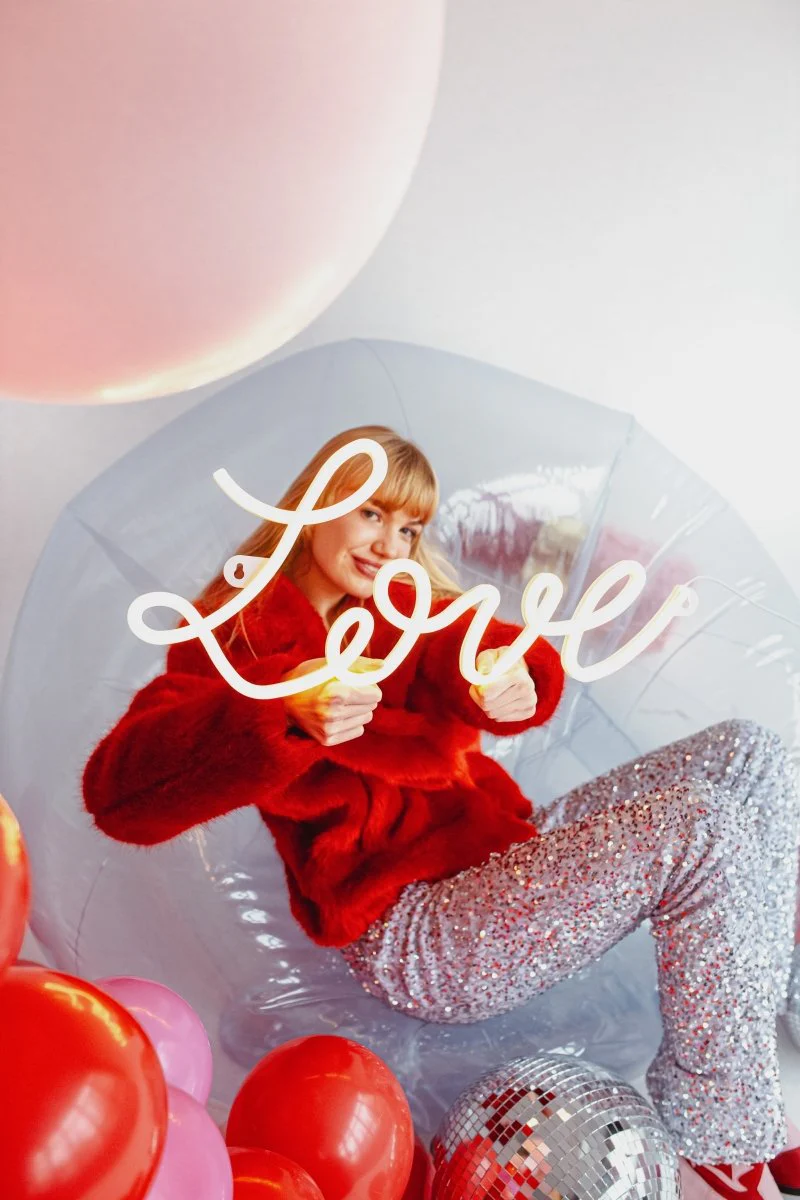 Love Neon Lamp 61cm - Image 10