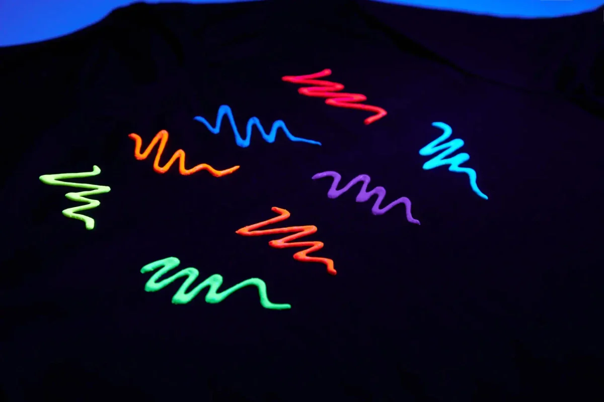 Moon Glow Neon UV Fabric Paint 30ml Intense Blue 30ml - Image 3