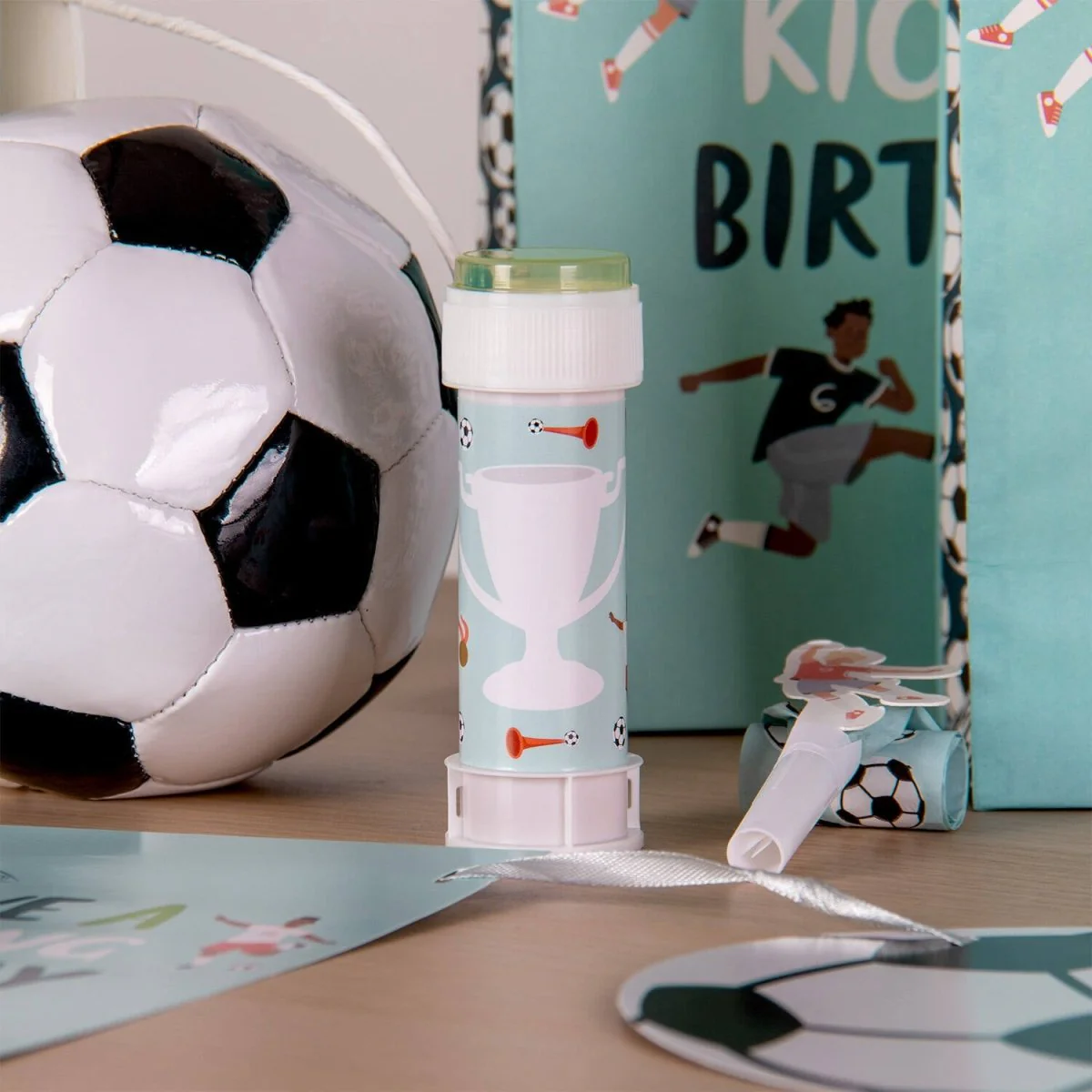 Voetbal Stickers Voor Bellenblaasflesjes 11cm 6st - Image 5